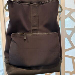 Athleta black back pack with many pockets ( women or men’s)